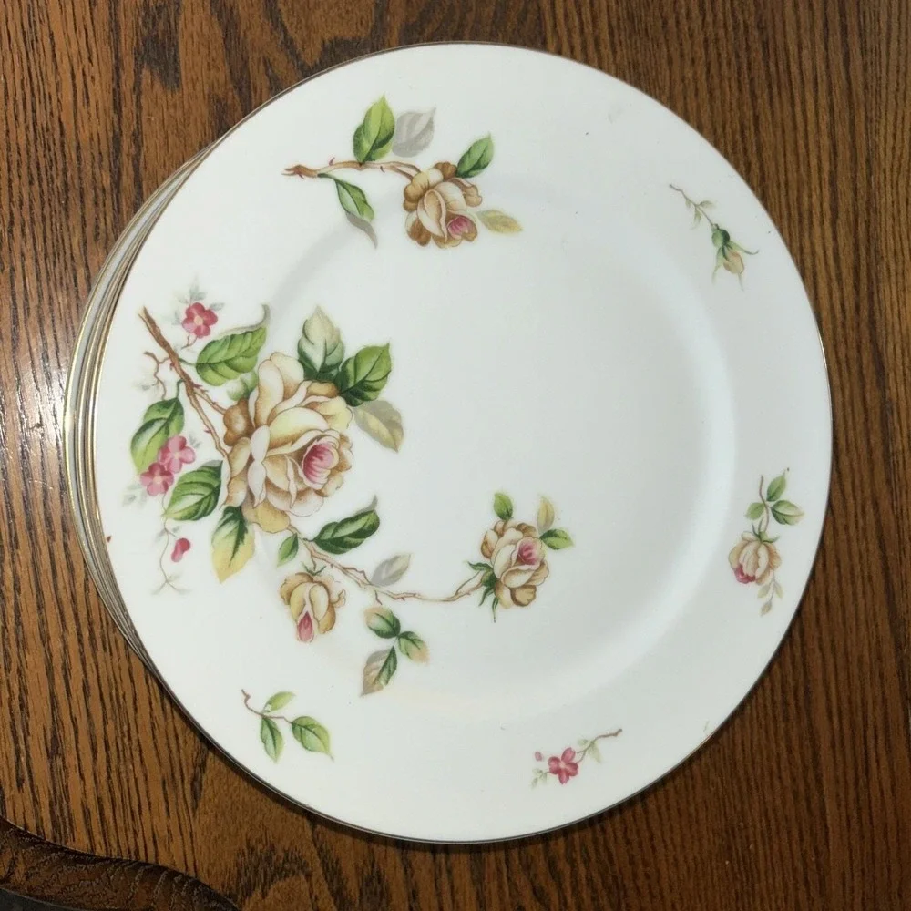 Lynmore Golden Rose Dinner Plates Set 4 Cottagecore French Country China MCM